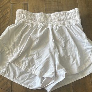 Good used condition track that shorts hi-rise 3” by Lululemon